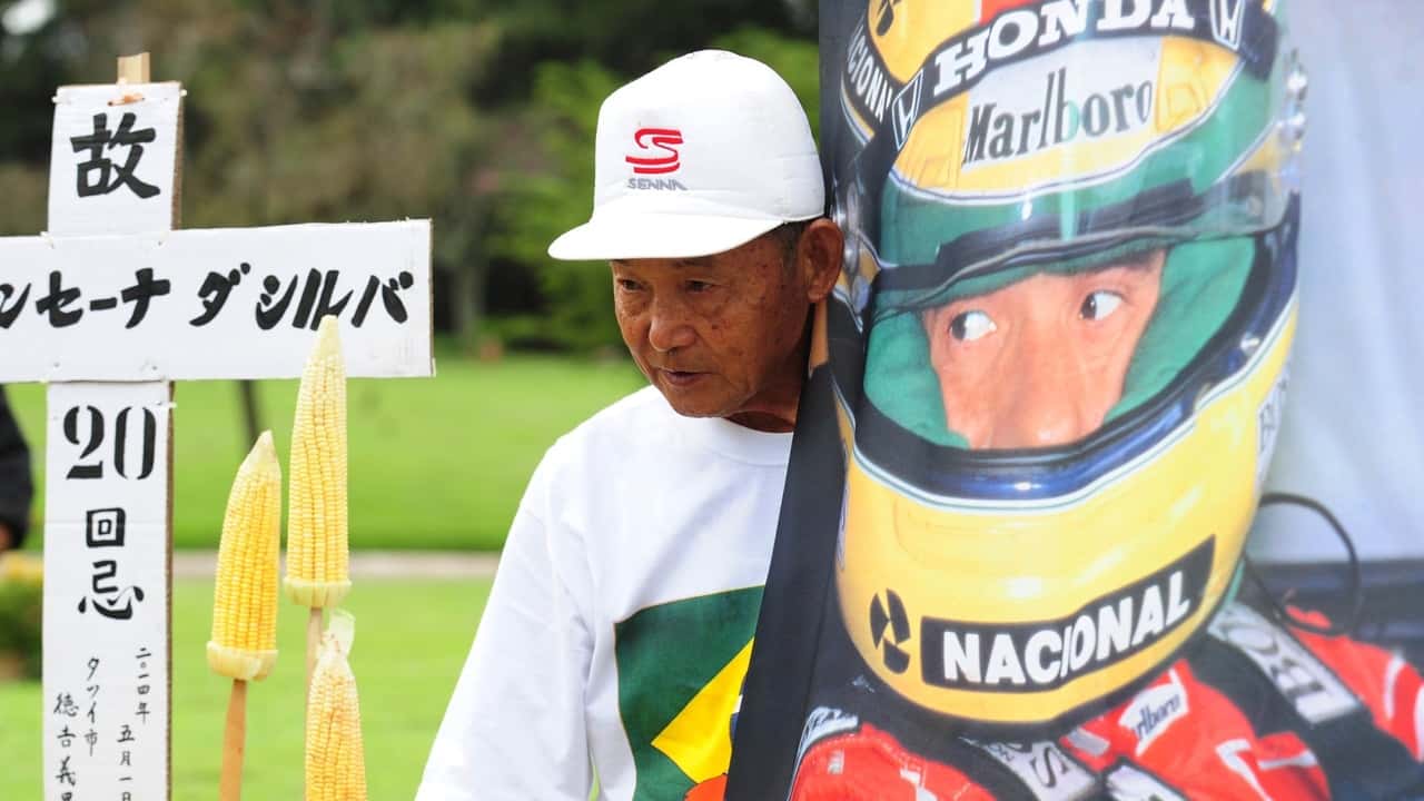 Colagem de mídia