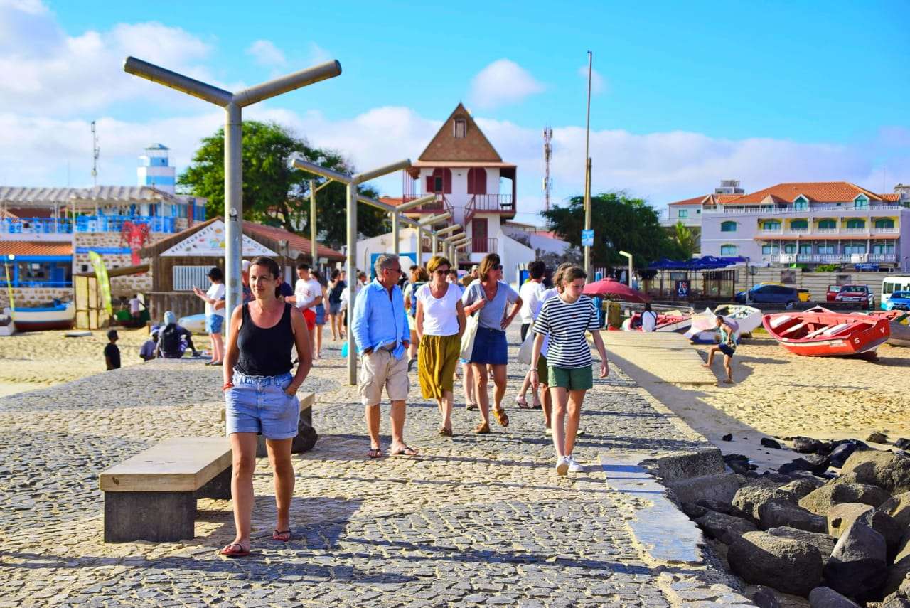 Colagem de mídia