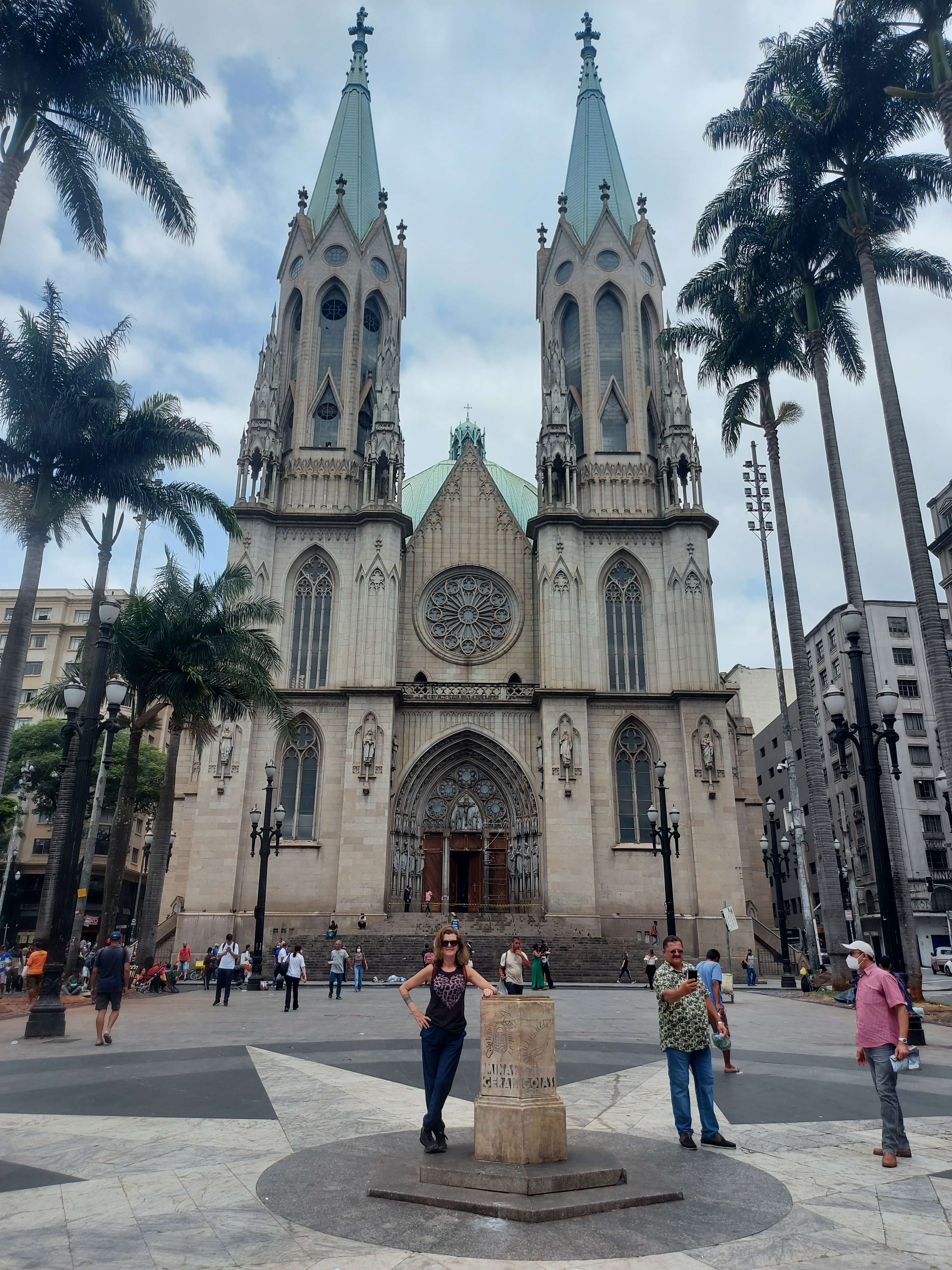 Colagem de mídia