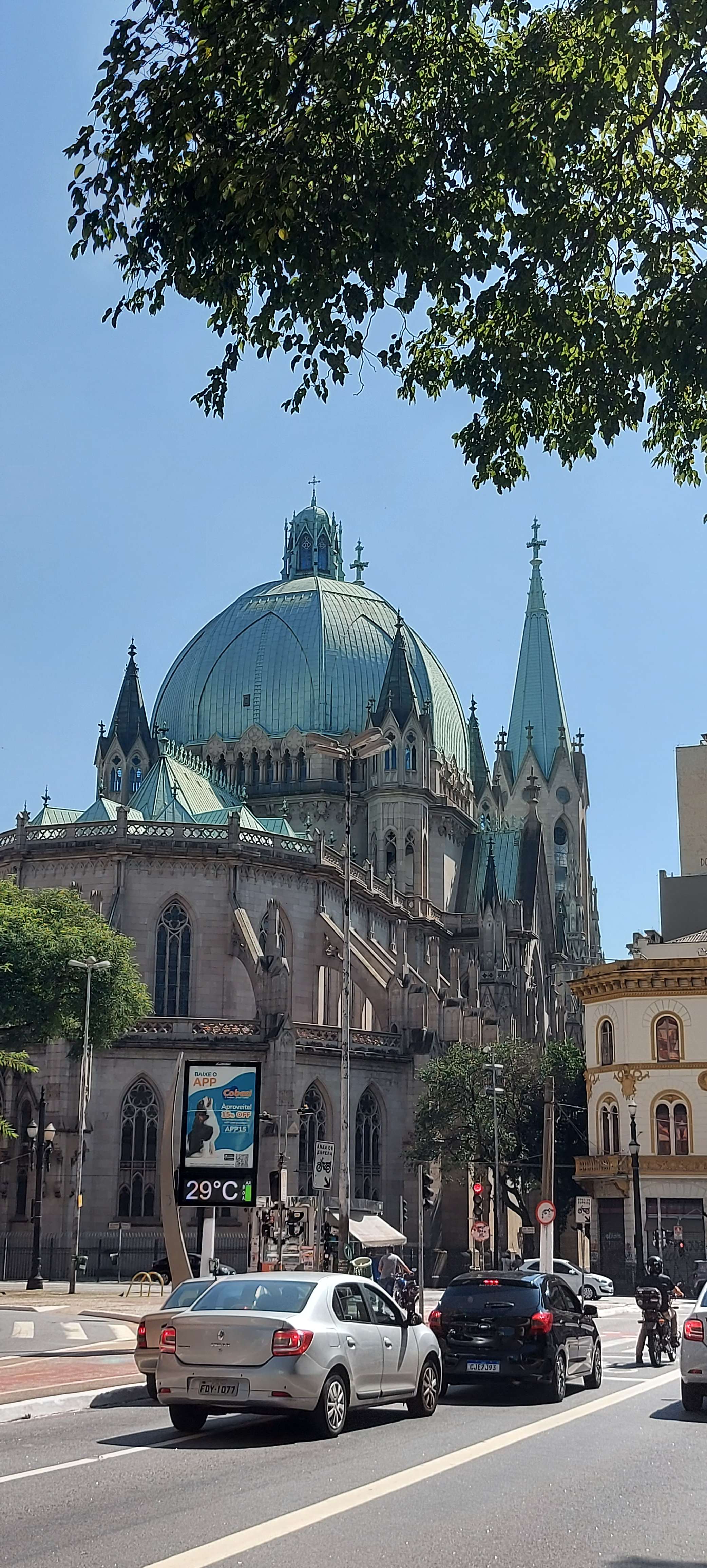 Colagem de mídia