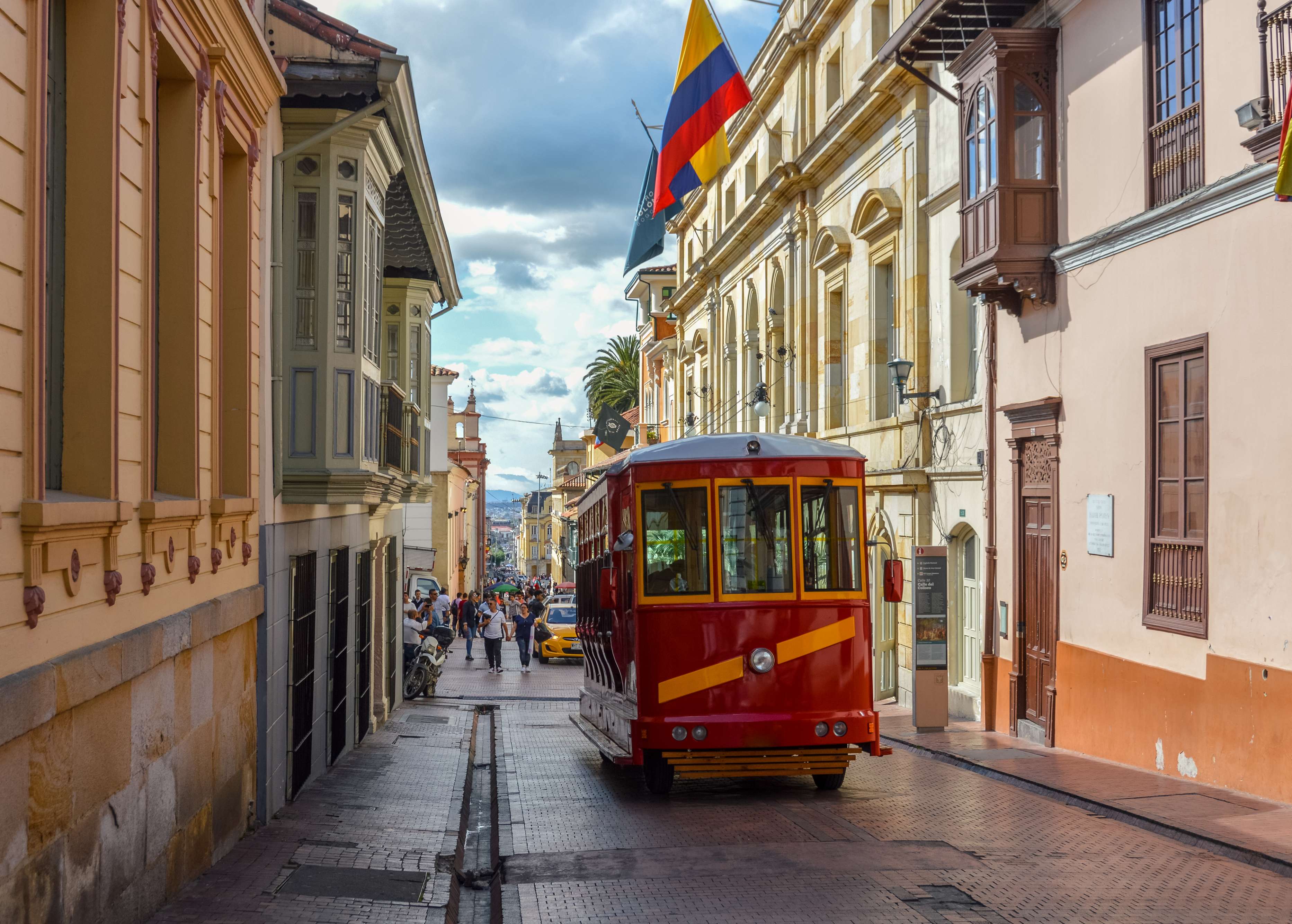 Colagem de mídia