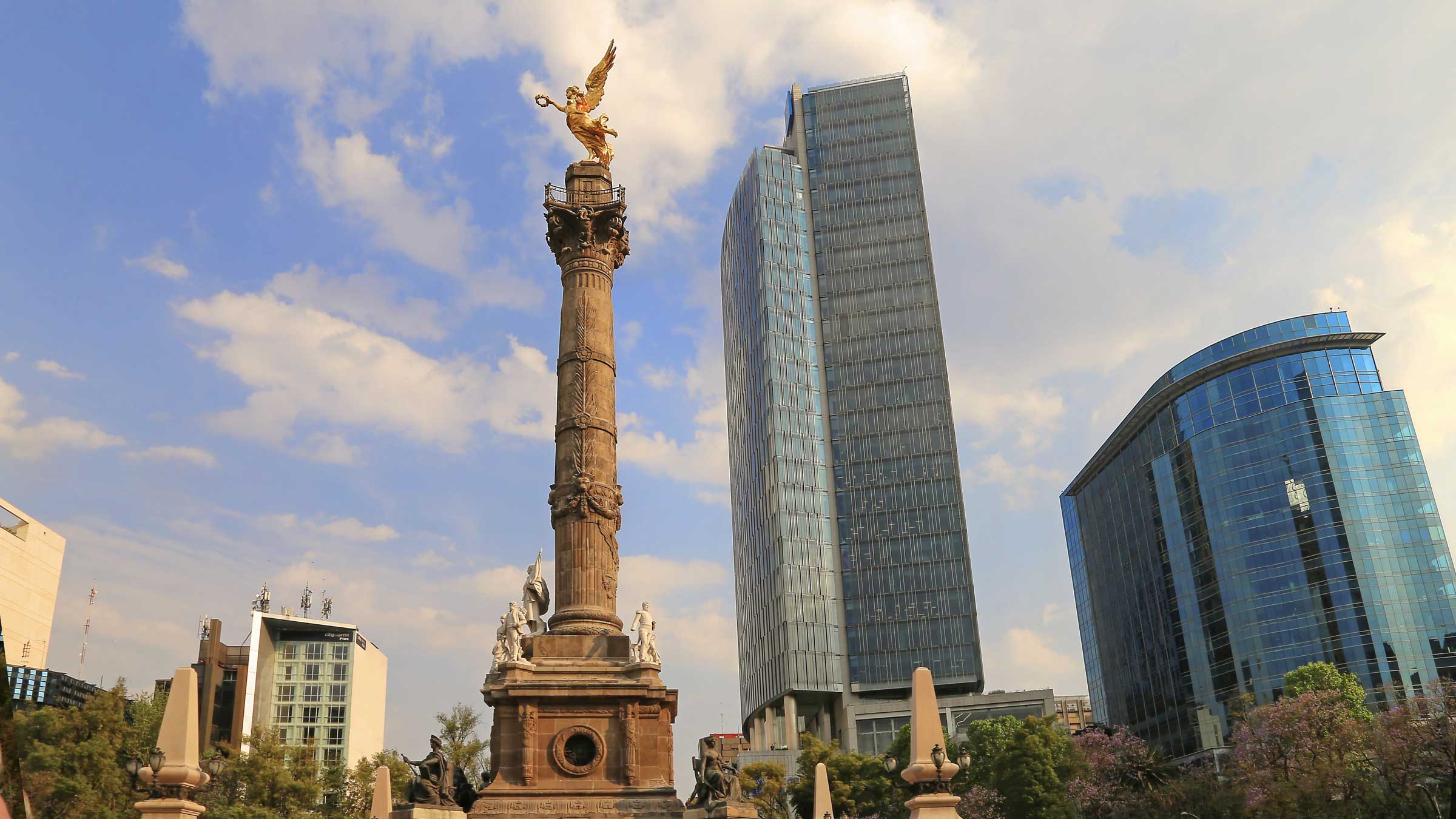 Colagem de mídia