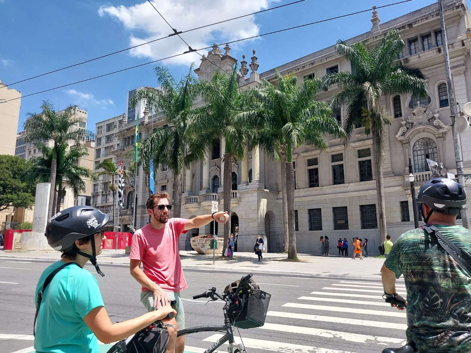 Colagem de mídia
