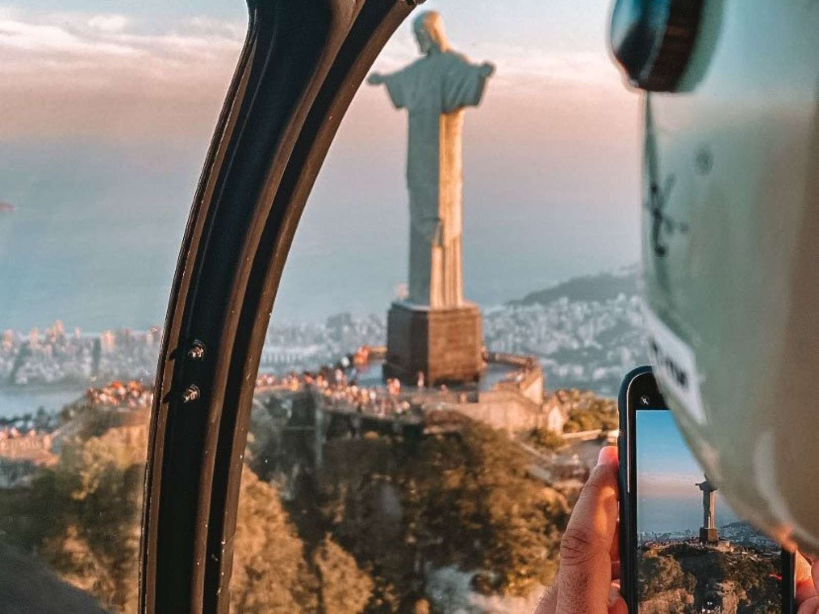 Colagem de mídia
