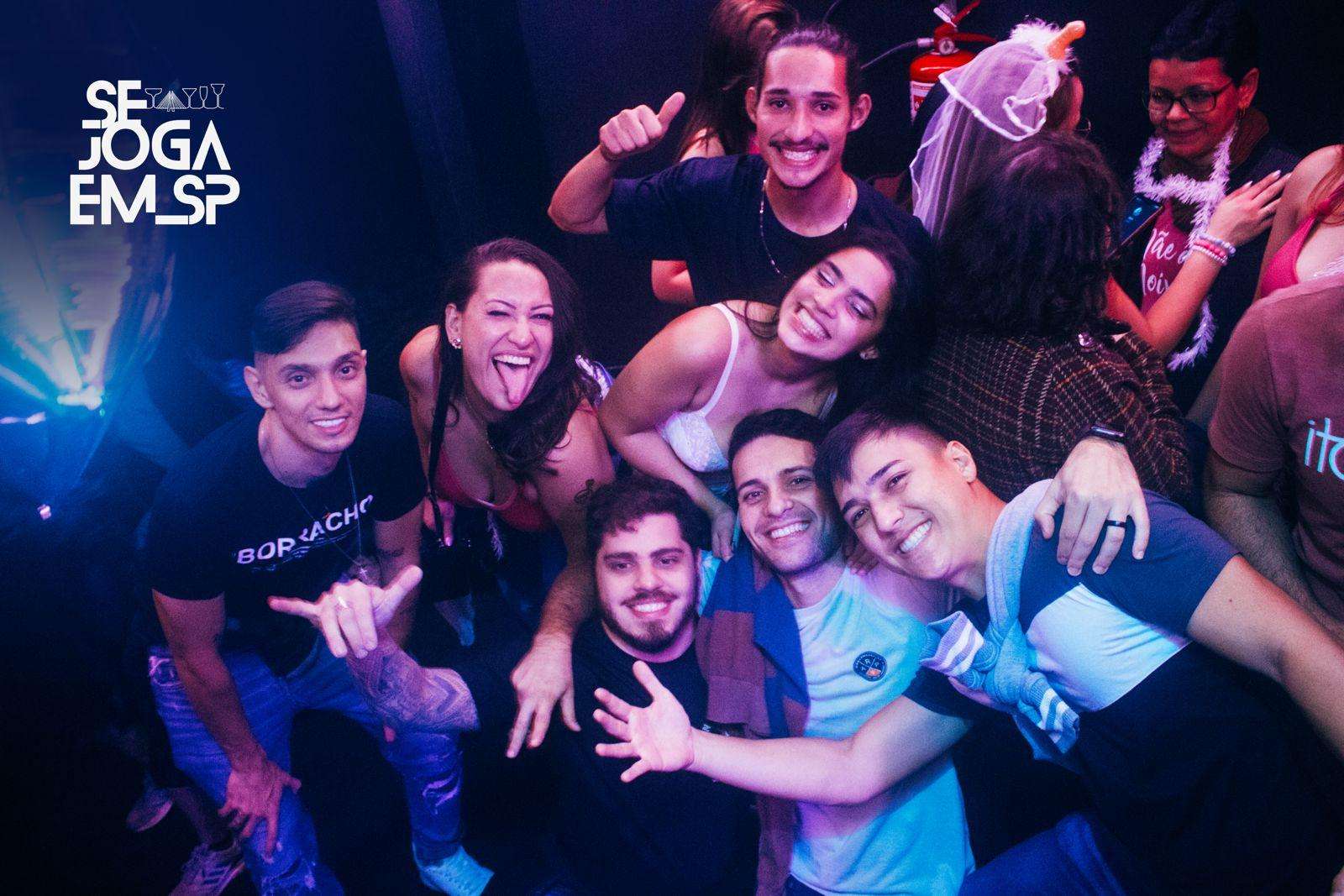 Colagem de mídia