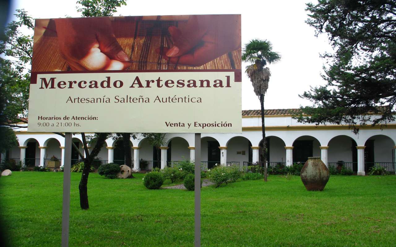 Colagem de mídia