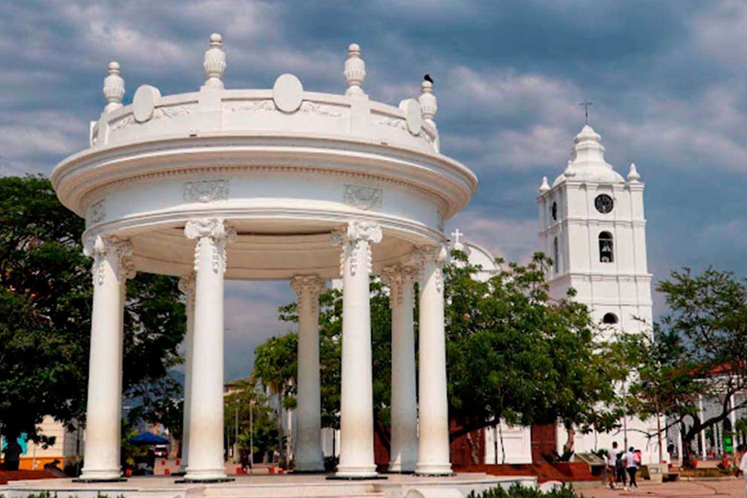 Colagem de mídia
