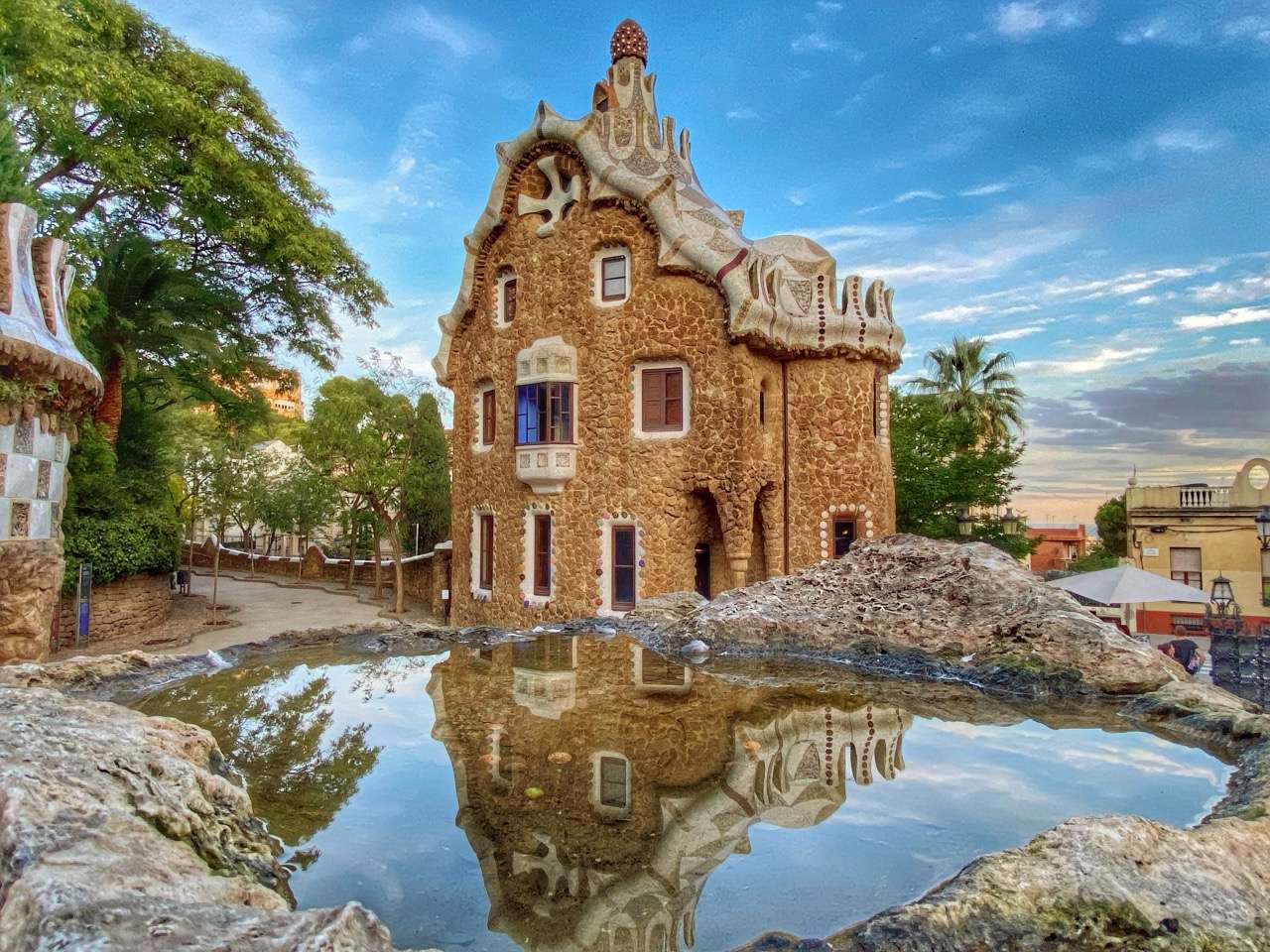 Park Güell Gaudí Barcelona グエル公園 ガイドブック