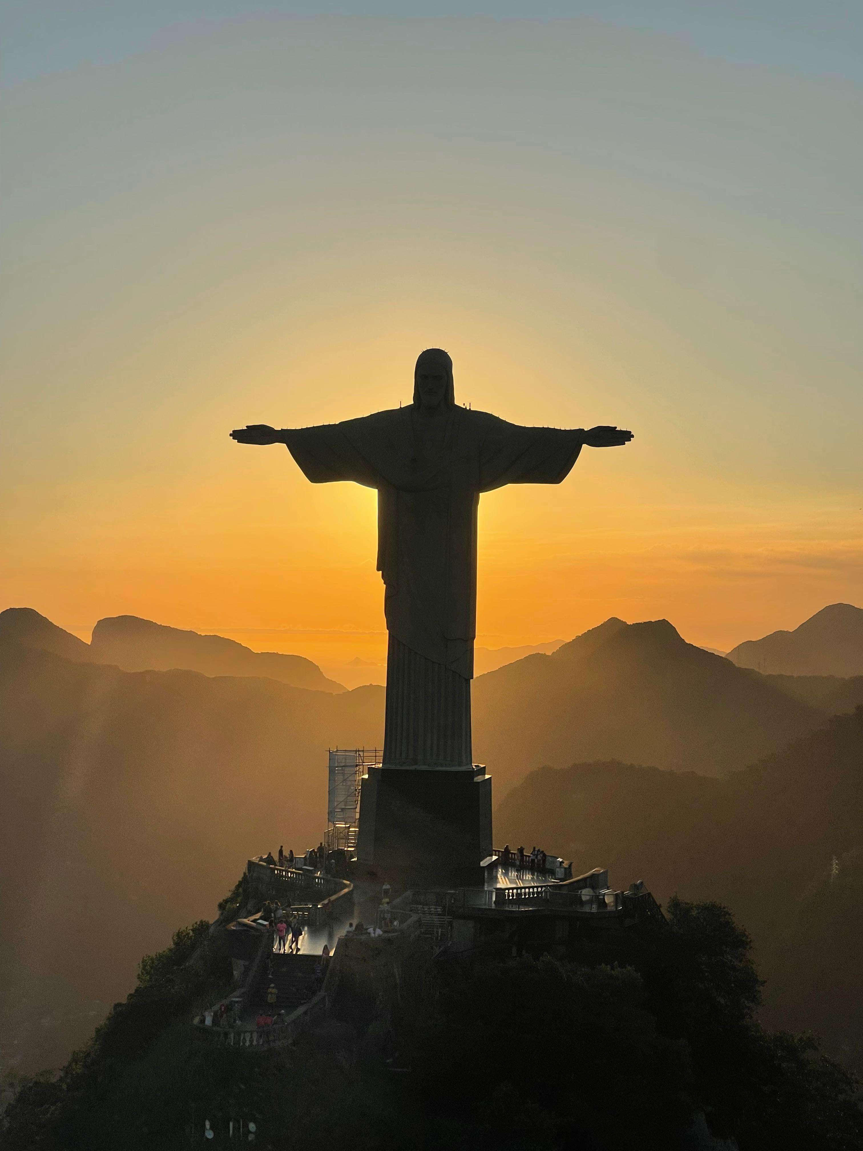 Colagem de mídia
