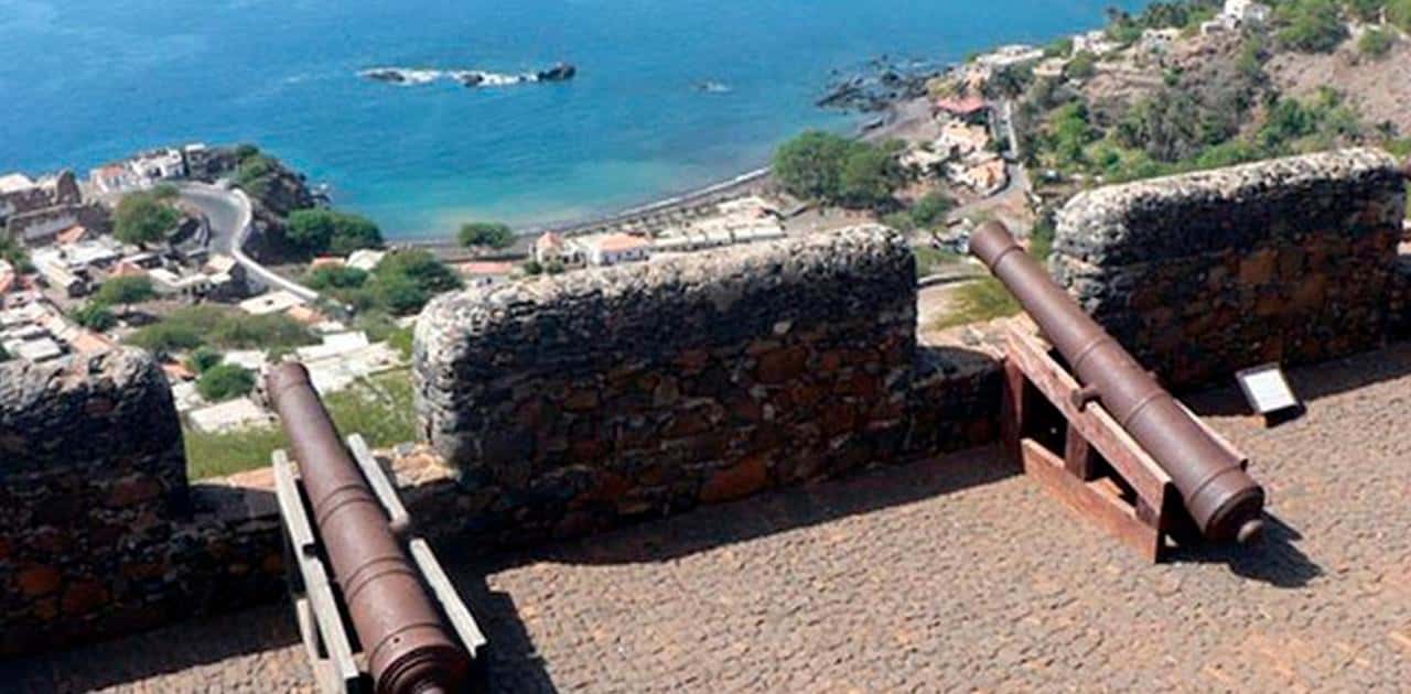 Colagem de mídia