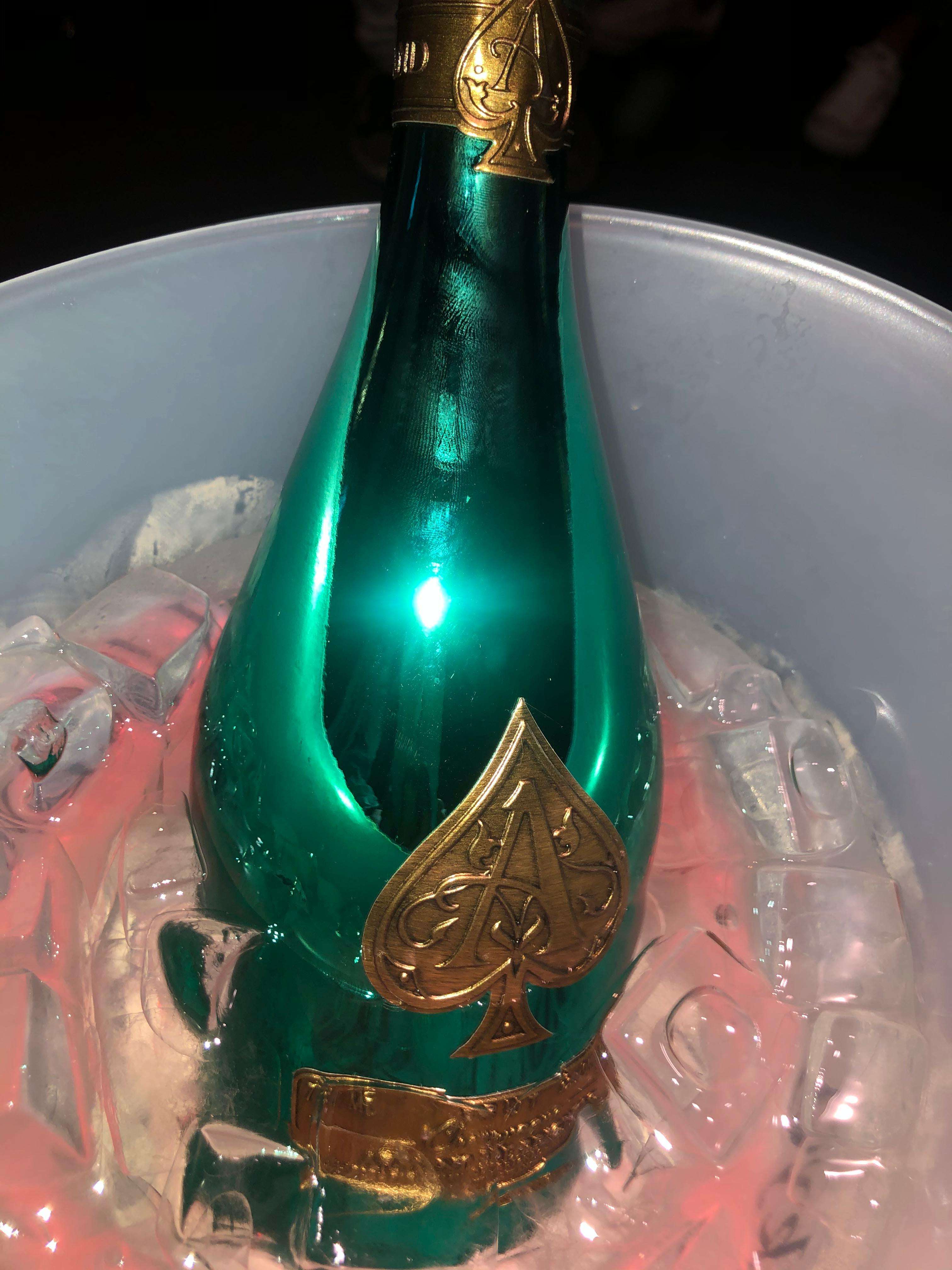 Kabukicho, Shinjuku: experiencing Japanese Host Club