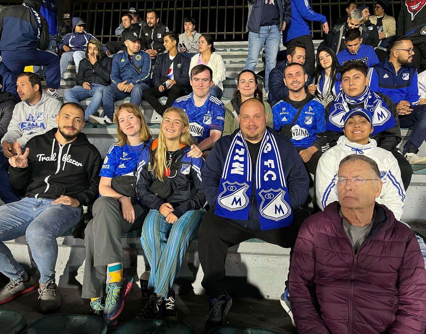 Colagem de mídia