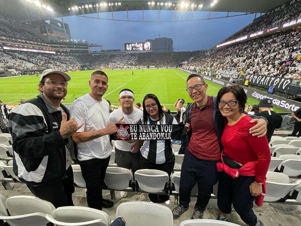 Colagem de mídia