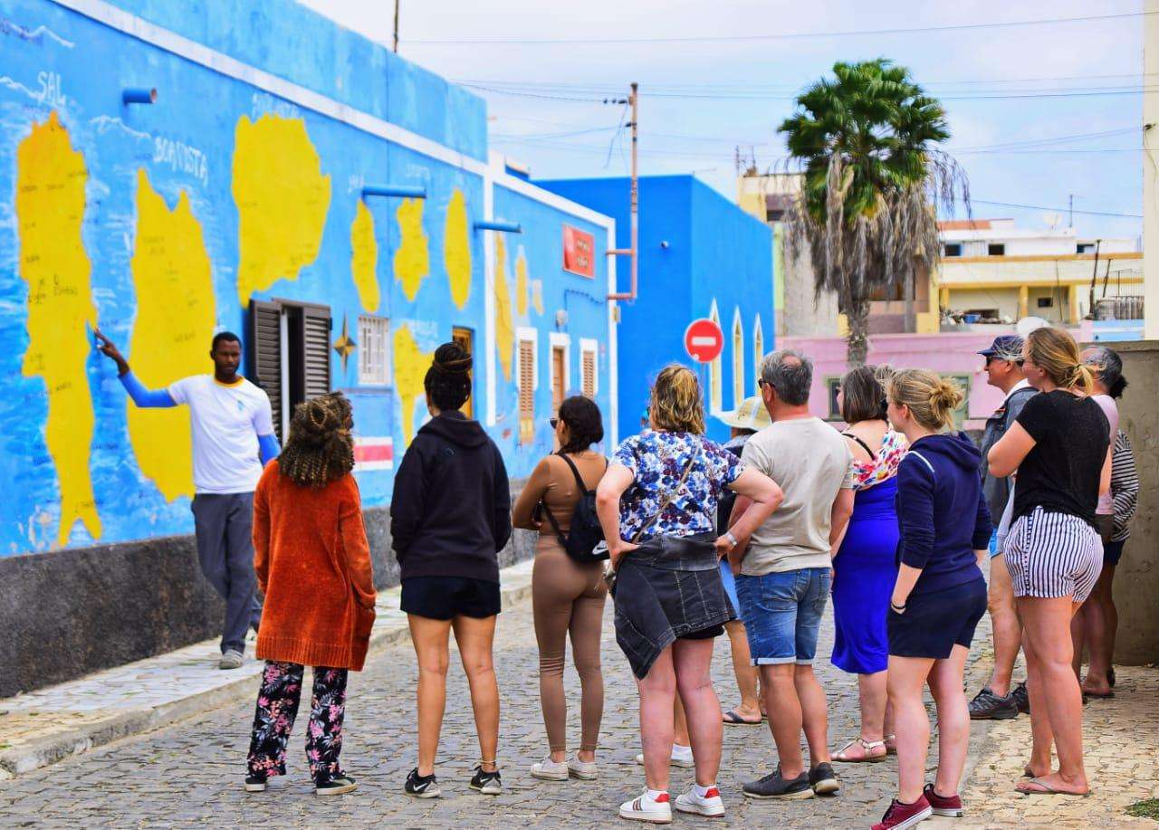 Colagem de mídia