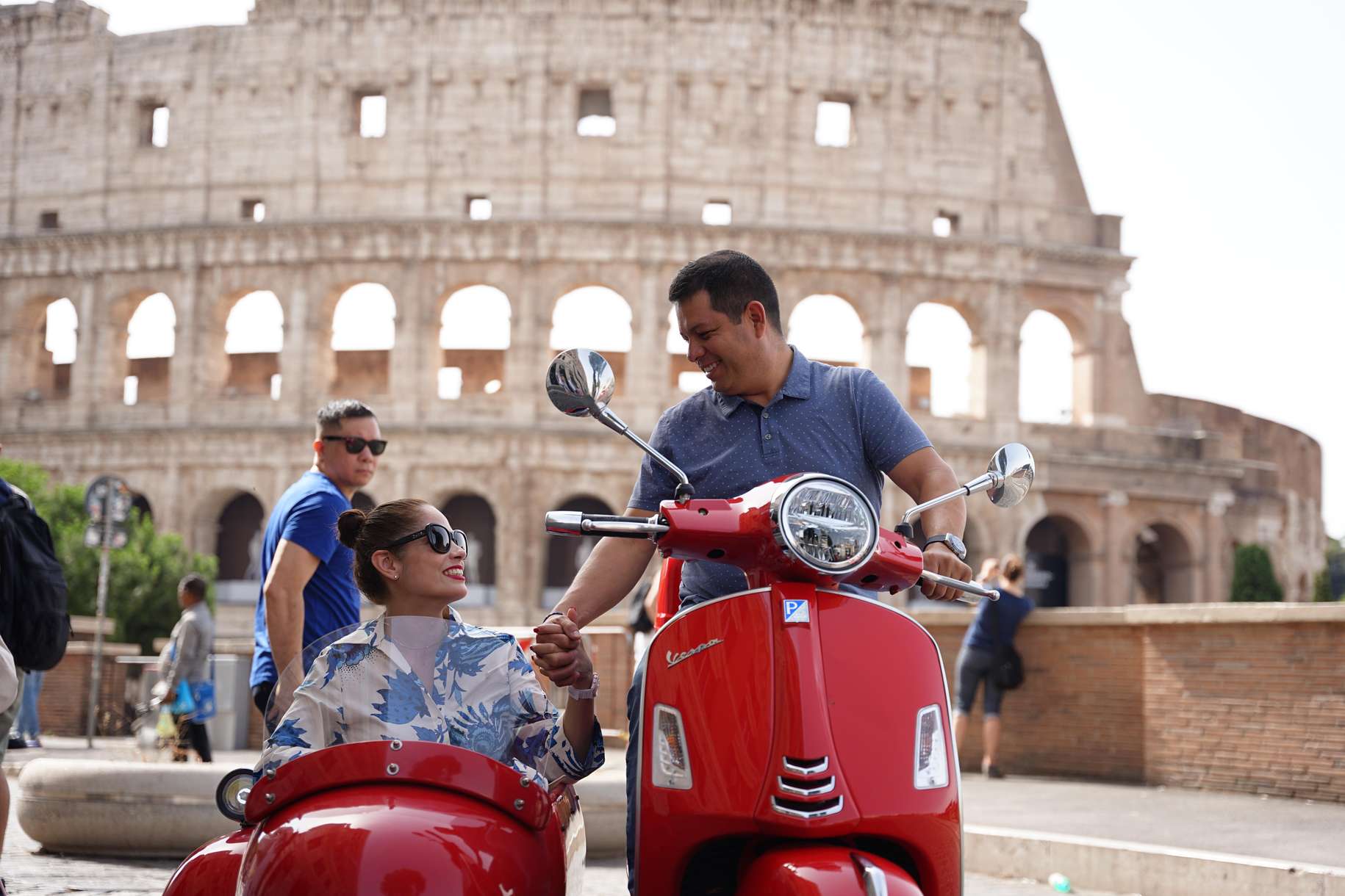 Panoramatour durch Rom im Vintage-Vespa-Beiwagen mit Vesparella: Kolosseum, Villa Borghese, Engelsburg und Vatikan in 90 Minuten