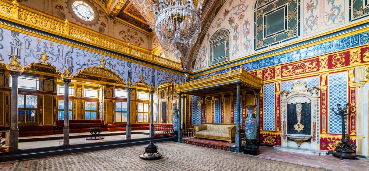 Topkapi Palace Fast-Track Skip-the-Line Access & Audio Guide 2