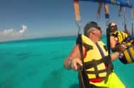 Cancún: Parasailing