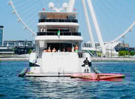 Dubai: Superyacht Experience with Live Music & Drinks