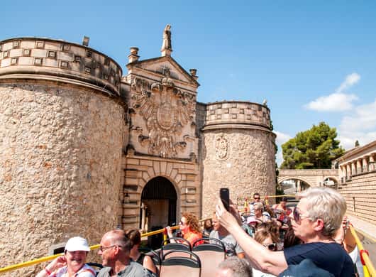 Uitzicht vanaf de hop-on-hop-off-bus in Palma