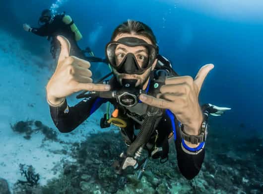 Duiken in helder water bij de Costa Blanca