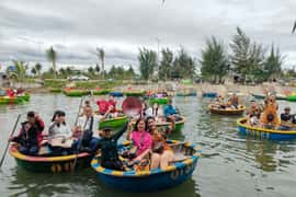 Hoi An : Hoai River Boat Trip by Night and Floating Lantern