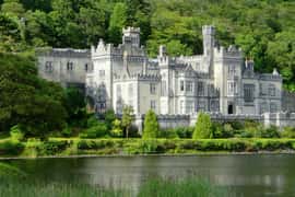 From Galway: Connemara and Kylemore Abbey Day Tour