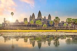 Siem Reap: Angkor Wat: Small-Group Sunrise or Sunset Tour