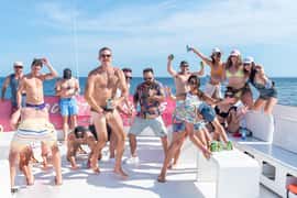 Cabo San Lucas: Hip Hop Boat Party with Unlimited Drinks