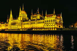 Budapest: No-Frills Sightseeing Cruise (d10)