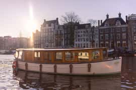 Amsterdam: croazieră de lux de 2 ore pe canal cu gustări și băuturi