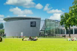 Fedezze fel Van Gogh remekműveit: Gogh Van Ghan Gogh: Napraforgók és a hálószoba