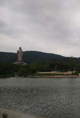 無錫霊山大仏と太湖へのプライベート日帰りツアー | GetYourGuide