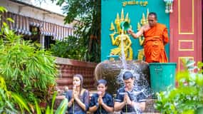 Siem Reap: Bênção da água Khmer por um monge e visita a uma quinta de lótus