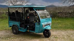 Malaga: Tour in a comfortable, modern, eco-friendly, and socially conscious electric tuk tuk.