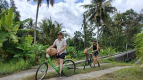 Yogyakarta: Authentic Cycling Tour, Lunch & Waterfall Escape