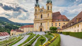 EXPLORE AUSTRIA'S BEST VIEWS