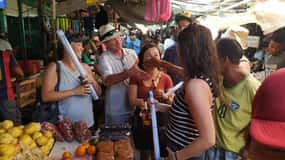 Cartagena: Bazuro Local Food Market Walking tour