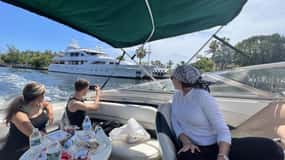 Boca Raton: 23ft Boat Tour with Snorkeling/Tubing/Island