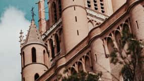 Albi: Food and Market Tour with Tastings and Historic Walk