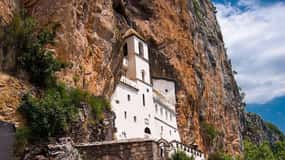 Monastère d'Ostrog depuis Budva et Petrovac