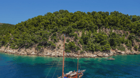 Skiathos: Escursione in barca a vela in legno di una o mezza giornata con pasto