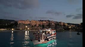 From Tropea: Sunset tour to Capo Vaticano with aperitif