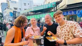 Bangalore: Food Street Walk and a colourful bazaar
