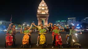 Phnom Penh Night Foodie Vespa Tour