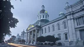 From Montreal: Kingston City Day Trip & 1000 Island Cruise