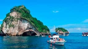 Puerto Vallarta: Arcos, Animas, Quimixto + Open Bar Onboard