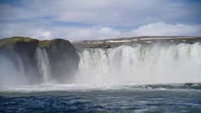 Akureyri: Day Trip to Goðafoss, Lake Mývatn & Nature Baths
