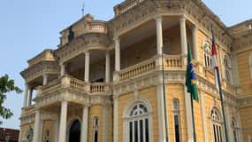 Historic City Tour Manaus by car with 3 stops.