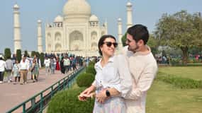 From Delhi: Taj Mahal Sunrise and Agra Fort Private Tour