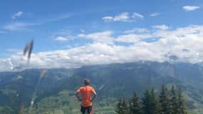 Spiez: Cumbre del Monte Niesen con un triatleta suizo